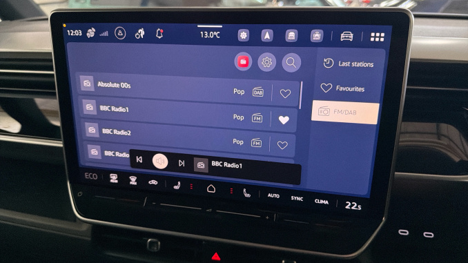 Volkswagen ID. Buzz 210kW Life Pro 86kWh 5dr LWB Auto [7 Seat] Electric Estate - Image 28
